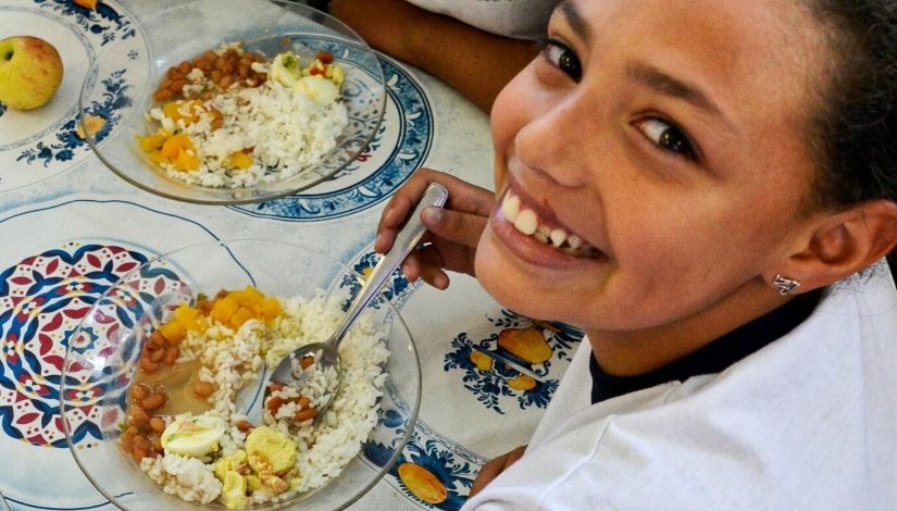 Prefeitura de São Paulo irá repassar R$ 24 milhões para famílias adquirirem alimentos em casa