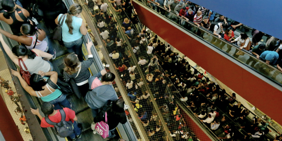 Para evitar aglomerações, Prefeitura de SP recomenda horários para comércio